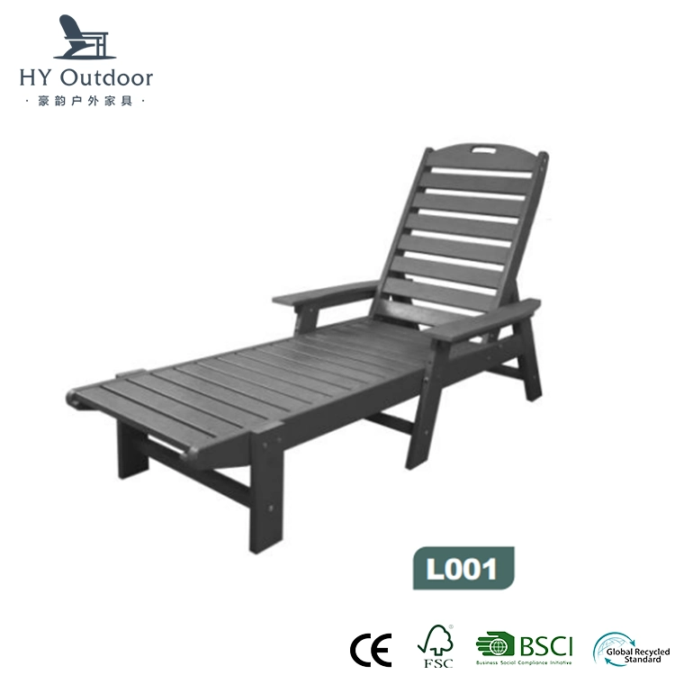 Nautical Chaise Lounges များ သည် လက်နက်များ ကိုင်ဆောင်ထား သည် ။